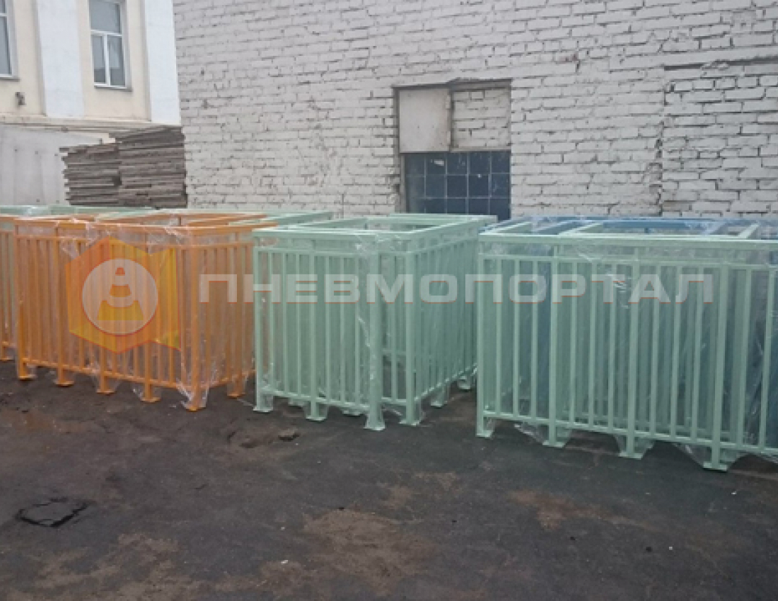 Произвели покраску балконных ограждений Произвели покраску балконных ограждений