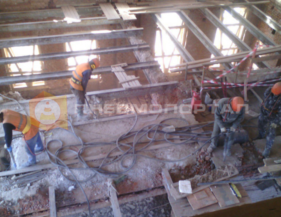 Демонтировали перекрытия здания Демонтировали перекрытия здания