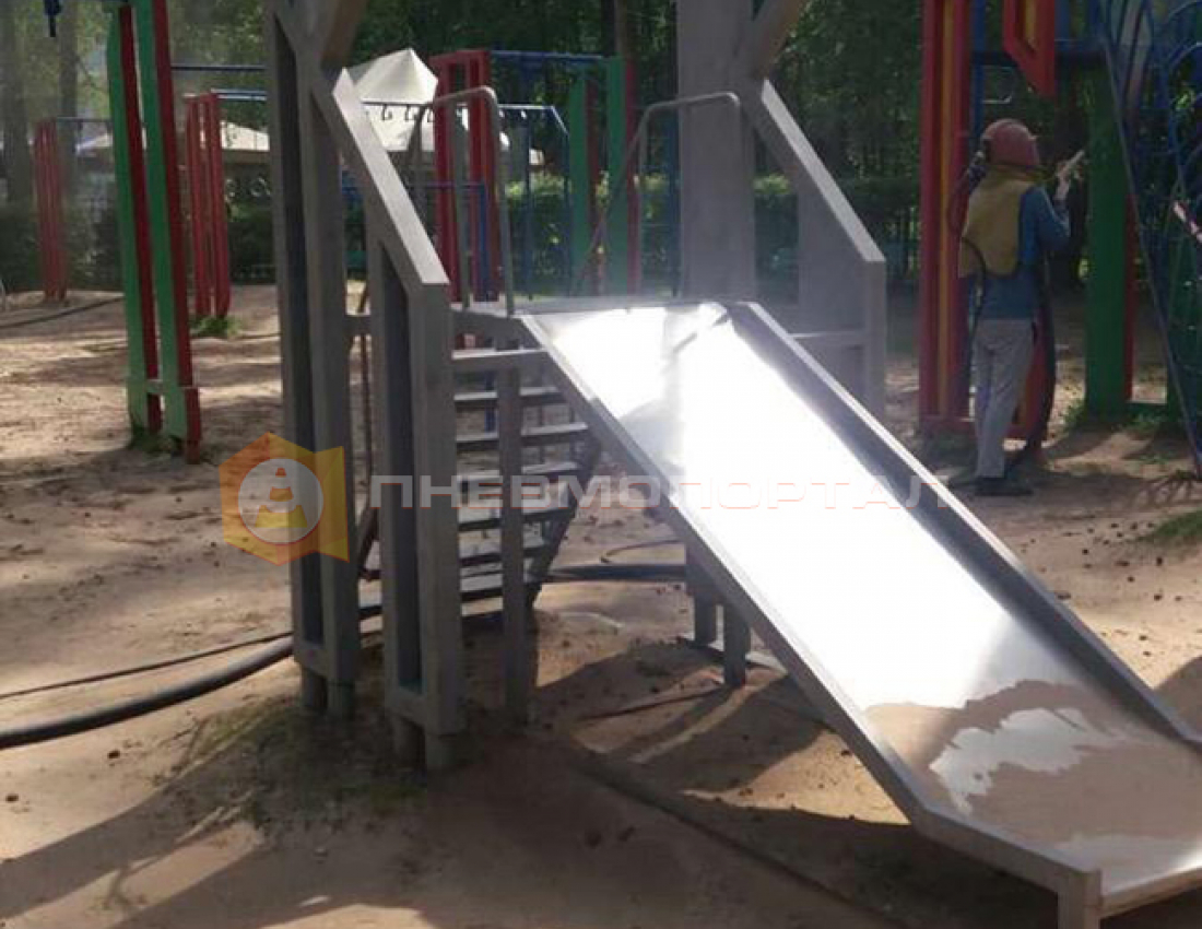 Произвели пескоструйную обработку детской площадки Произвели пескоструйную обработку детской площадки