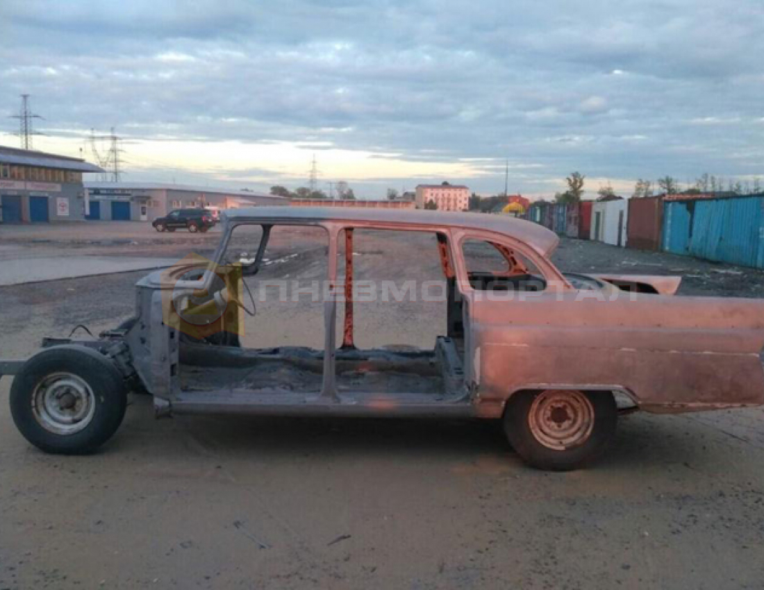 Обработали пескоструем автомобиль «Чайка» Обработали пескоструем автомобиль «Чайка»