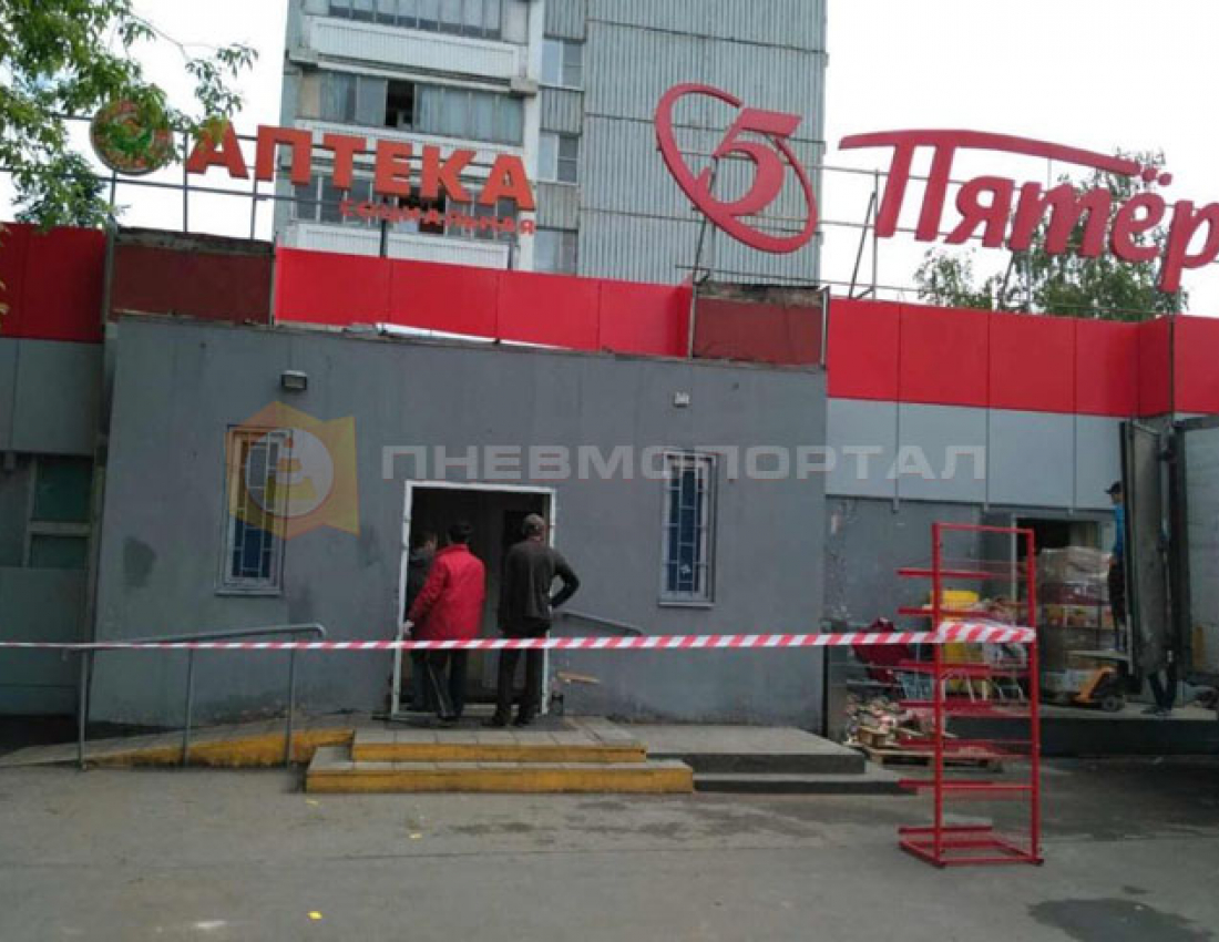 Произвели демонтаж внешней кирпичной стены Произвели демонтаж внешней кирпичной стены