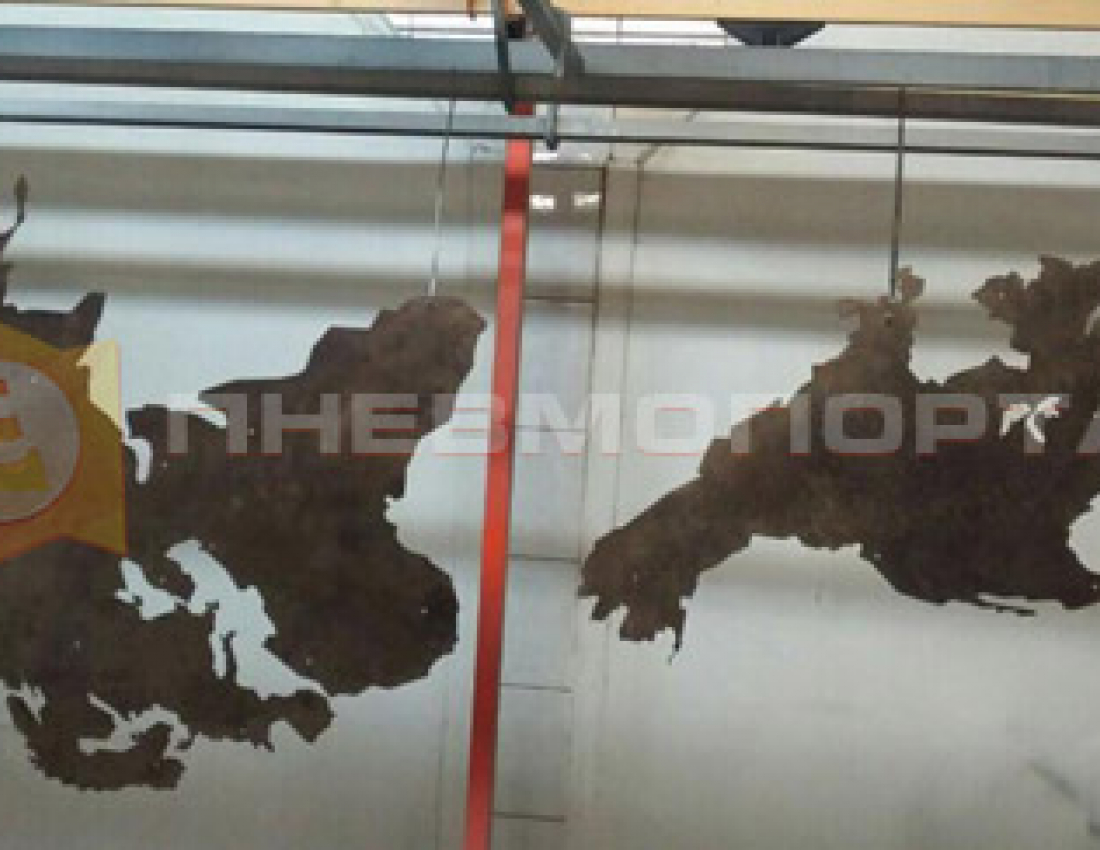 Нанесли матовый лак на художественно состаренный металл Нанесли матовый лак на художественно состаренный металл