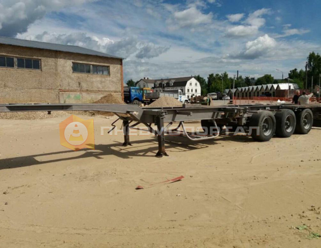 Обработали пескоструем раму прицепа грузового автомобиля Обработали пескоструем раму прицепа грузового автомобиля