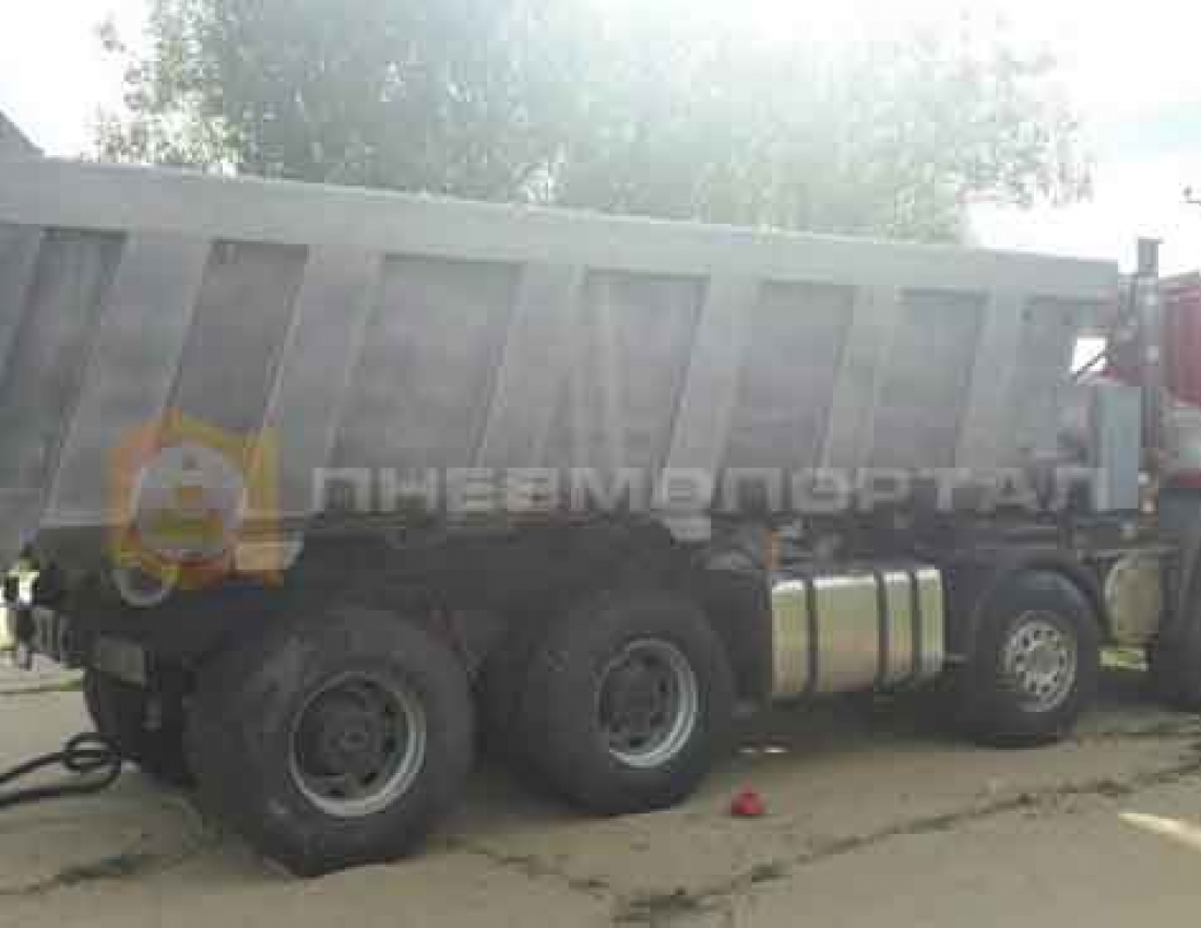 Выполнили пескоструйную очистку кузова самосвала Выполнили пескоструйную очистку кузова самосвала