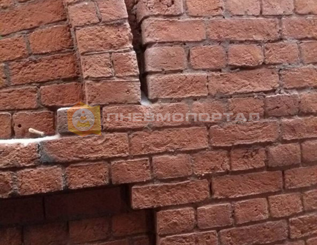 Пескоструйная обработка стен трамвайного депо в Москве Пескоструйная обработка стен трамвайного депо в Москве