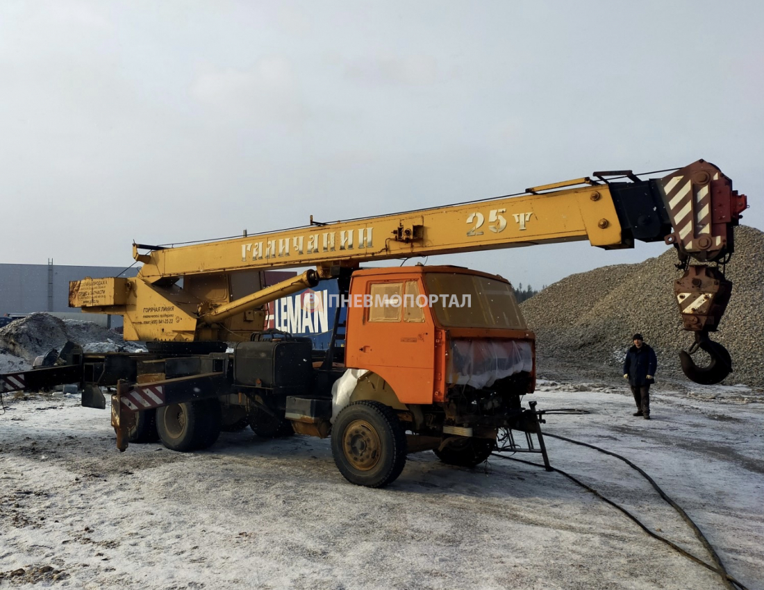 Пескоструйная обработка автокрана Галичанин Пескоструйная обработка автокрана Галичанин