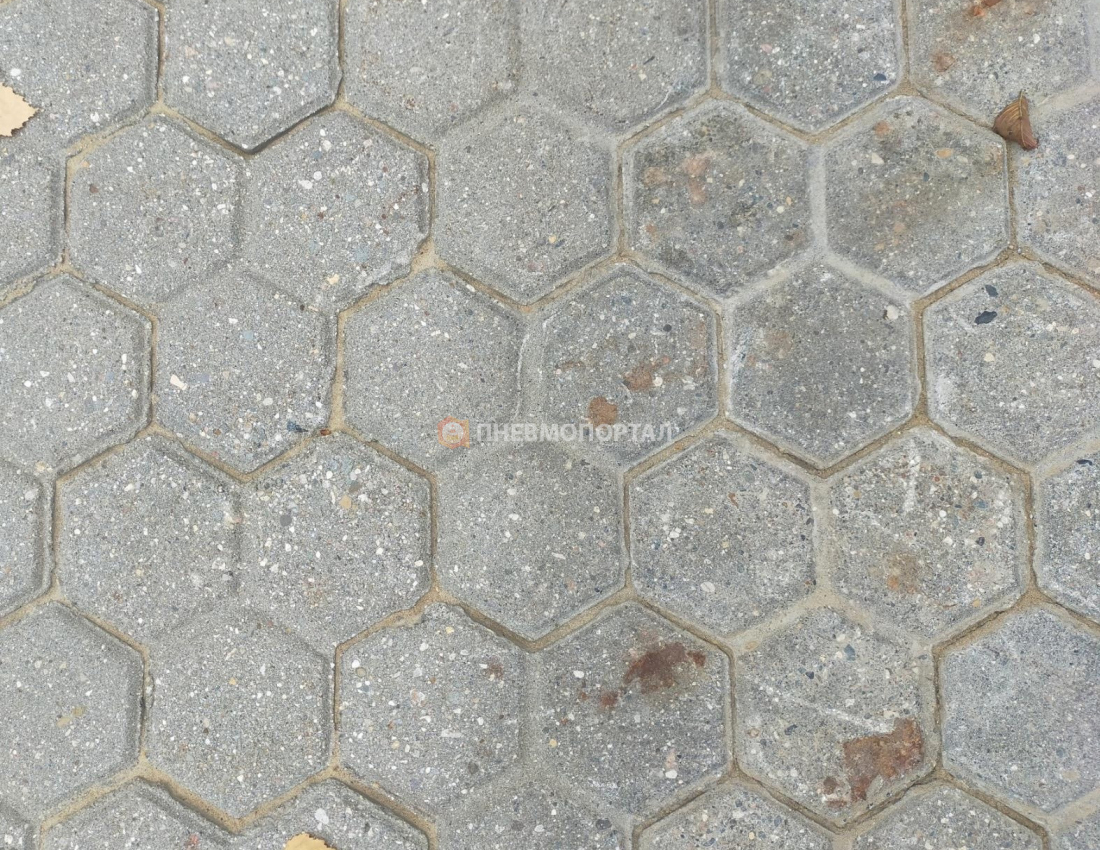 Пескоструйная очистка брусчатки от погодных загрязнений Пескоструйная очистка брусчатки от погодных загрязнений