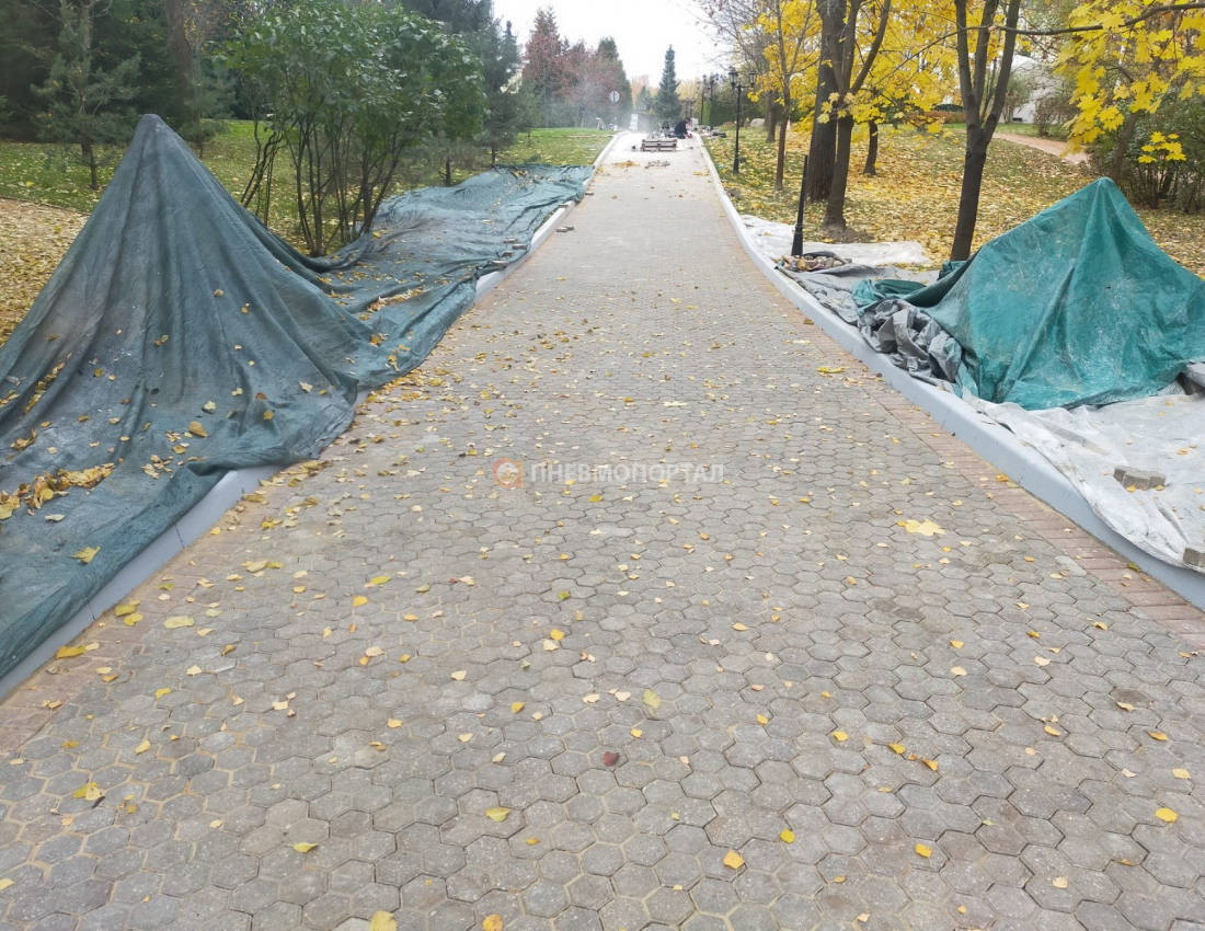 Пескоструйная очистка брусчатки от погодных загрязнений Пескоструйная очистка брусчатки от погодных загрязнений