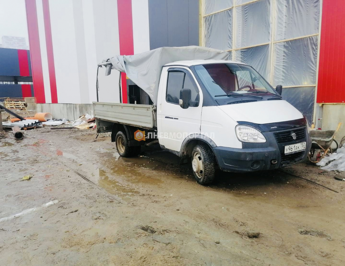 Аренда компрессора Atlas Copco U175 с двумя отбойными молотками в Электростале Аренда компрессора Atlas Copco U175 с двумя отбойными молотками в Электростале