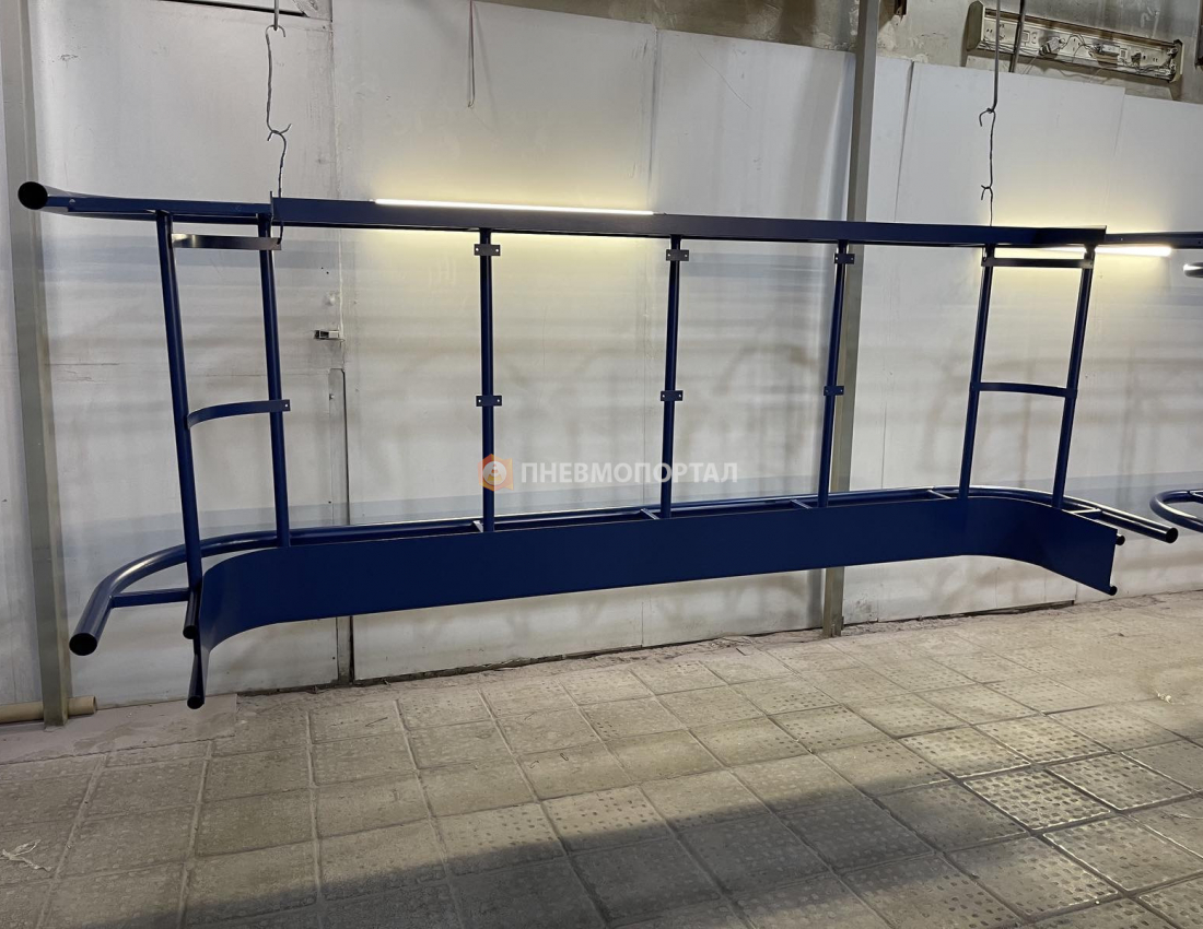 Порошковая покраска металлического каркаса барной стойки Порошковая покраска металлического каркаса барной стойки