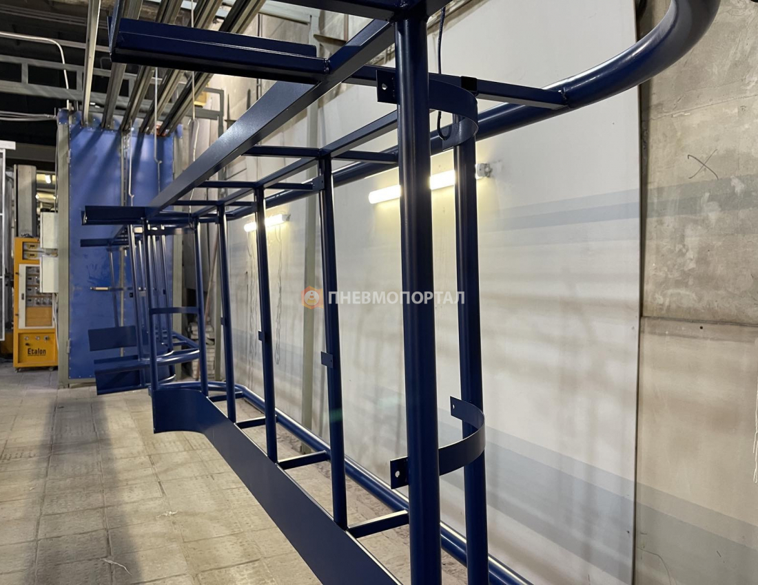 Порошковая покраска металлического каркаса барной стойки Порошковая покраска металлического каркаса барной стойки