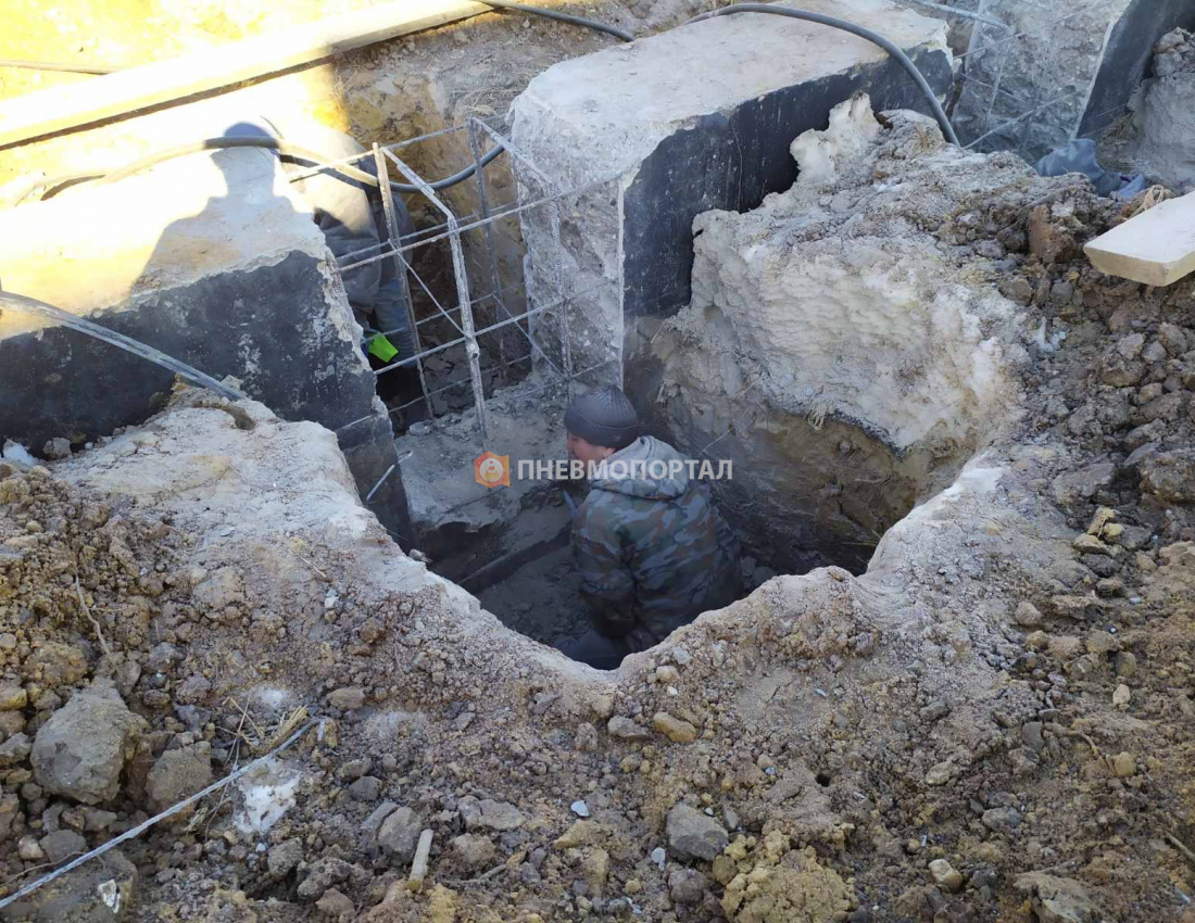 Аренда компрессора Atlas Copco XAS97 с 4 отбойными молотками Аренда компрессора Atlas Copco XAS97 с 4 отбойными молотками