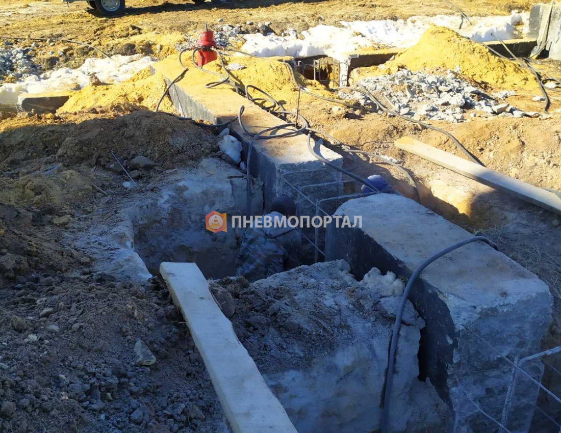 Аренда компрессора Atlas Copco XAS97 с 4 отбойными молотками Аренда компрессора Atlas Copco XAS97 с 4 отбойными молотками