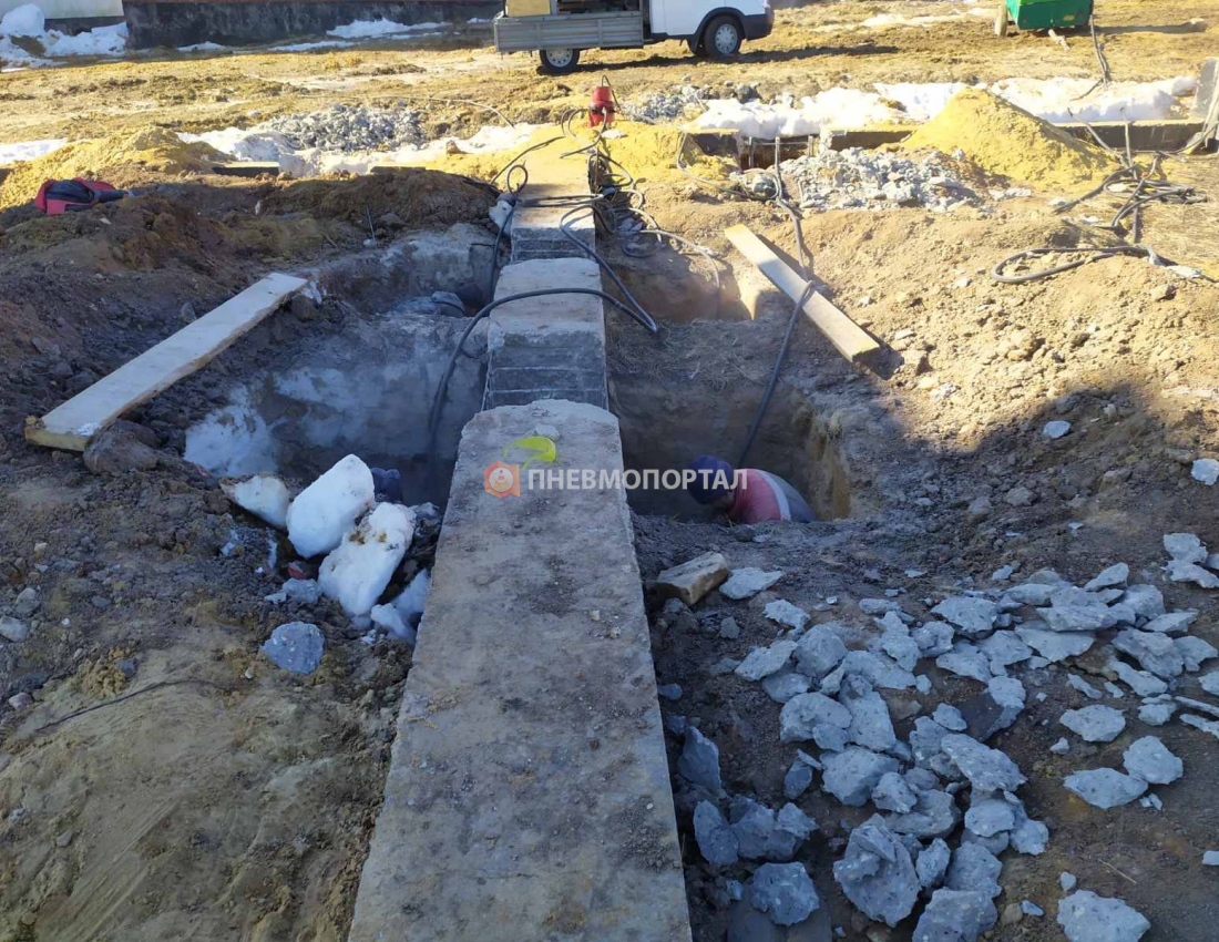 Аренда компрессора Atlas Copco XAS97 с 4 отбойными молотками Аренда компрессора Atlas Copco XAS97 с 4 отбойными молотками