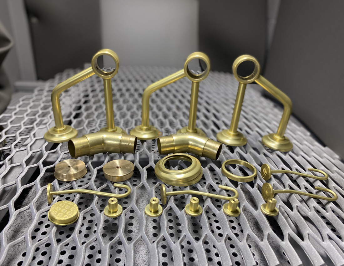 Пескоструйная обработка фурнитуры Пескоструйная обработка фурнитуры