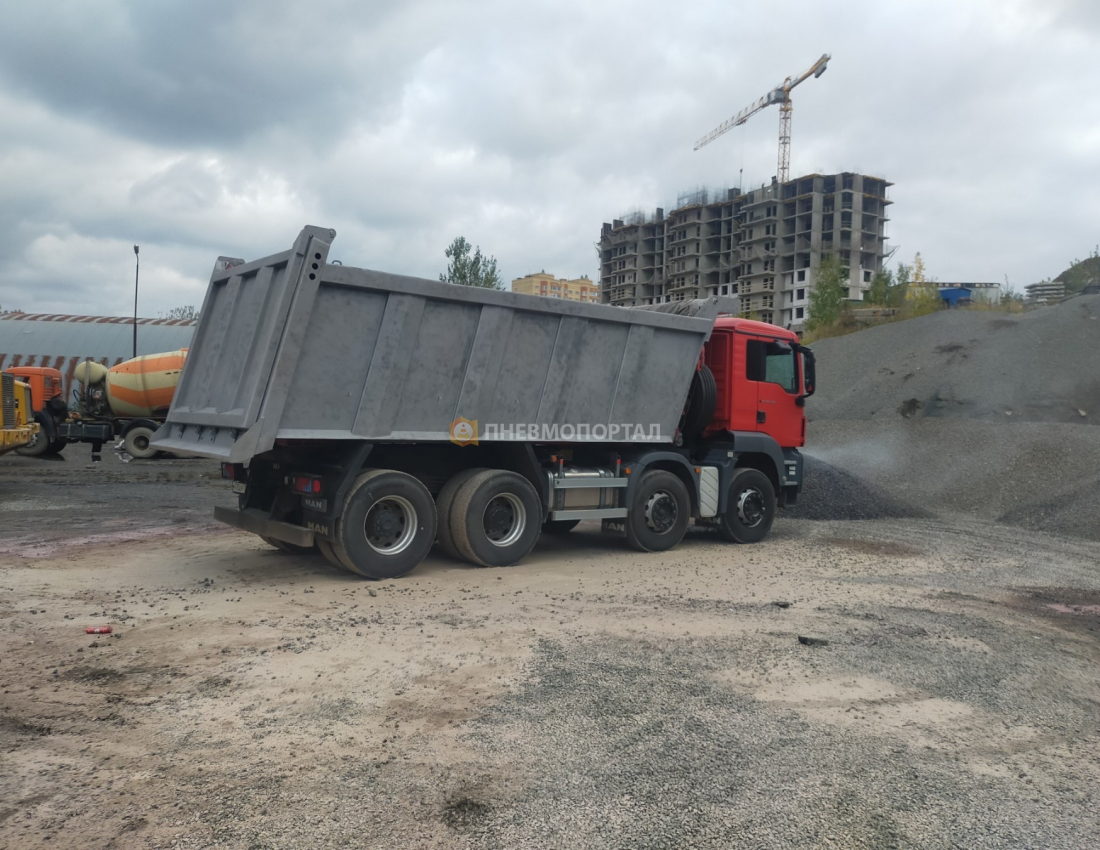 Пескоструйная обработка кузова самосвала MAN с выездом в Котельники Пескоструйная обработка кузова самосвала MAN с выездом в Котельники