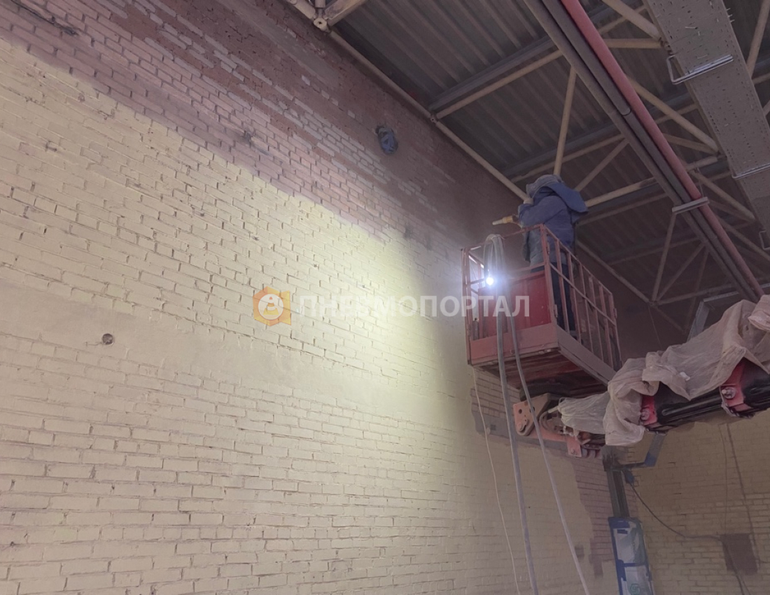 Пескоструйная обработка кирпичной стены от краски с выездом в Электрогорск Пескоструйная обработка кирпичной стены от краски с выездом в Электрогорск
