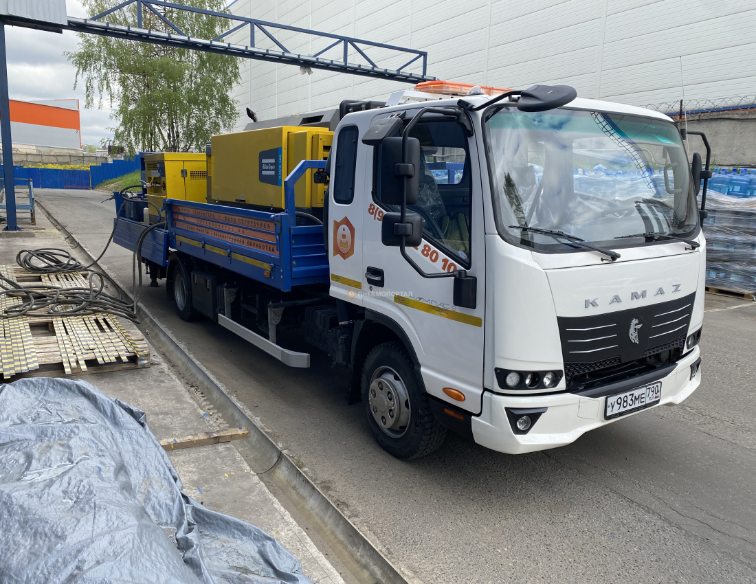 Аренда трех дизельных компрессоров для подключения пневматического станка в Видном Аренда трех дизельных компрессоров для подключения пневматического станка в Видном