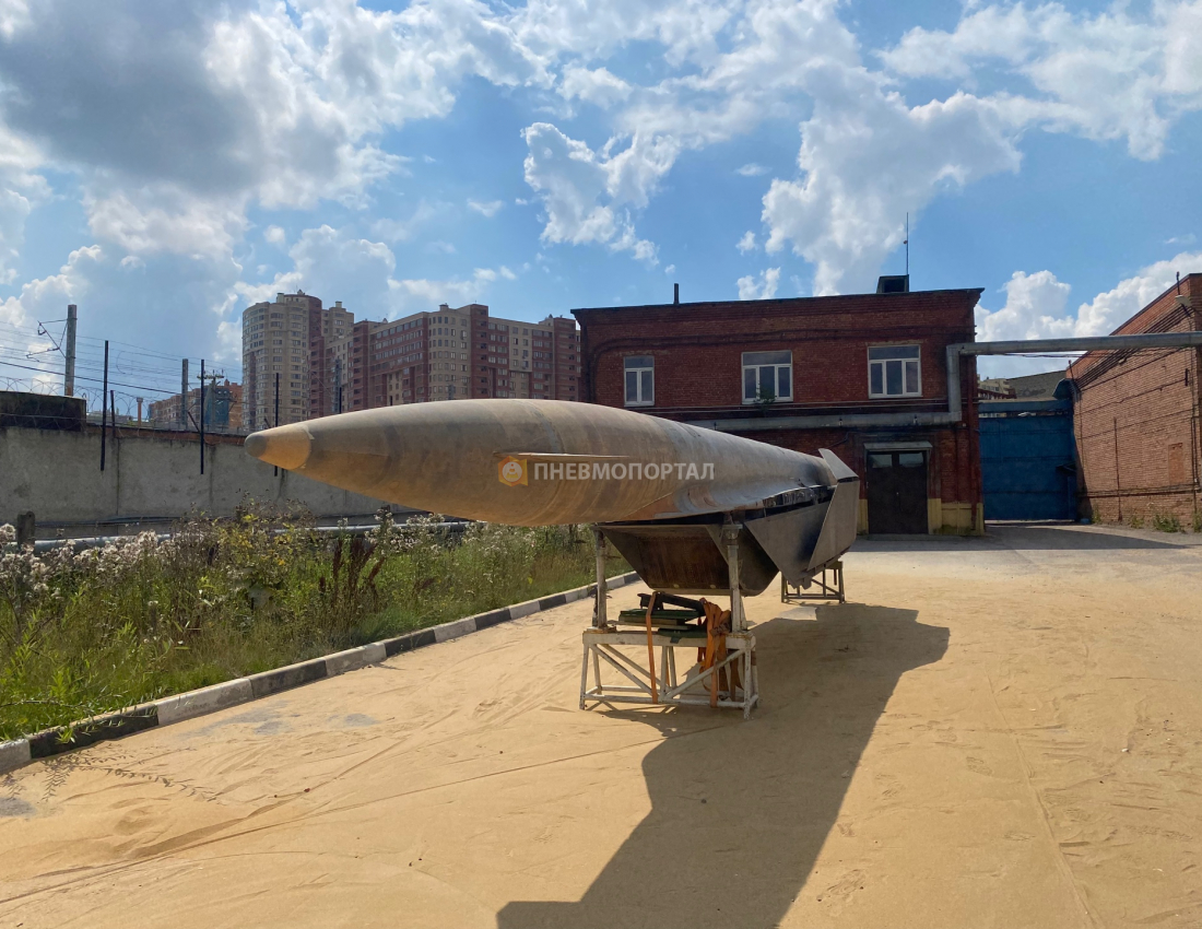 Пескоструйная обработка прототипа ракеты Пескоструйная обработка прототипа ракеты