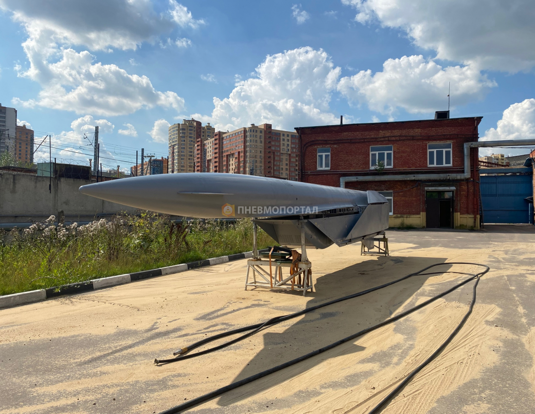 Пескоструйная обработка прототипа ракеты Пескоструйная обработка прототипа ракеты