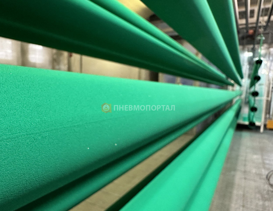 Порошковая покраска труб водопровода в Ral 6016 гладкий глянец Порошковая покраска труб водопровода в Ral 6016 гладкий глянец