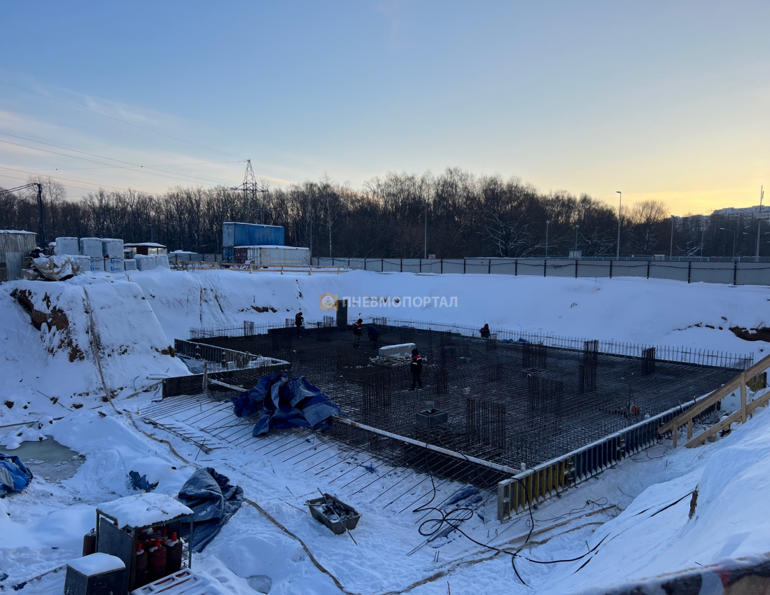 Аренда дизельного компрессора с регулируемым давлением от 4 до 15 атмосфер для обдувки снега Аренда дизельного компрессора с регулируемым давлением от 4 до 15 атмосфер для обдувки снега