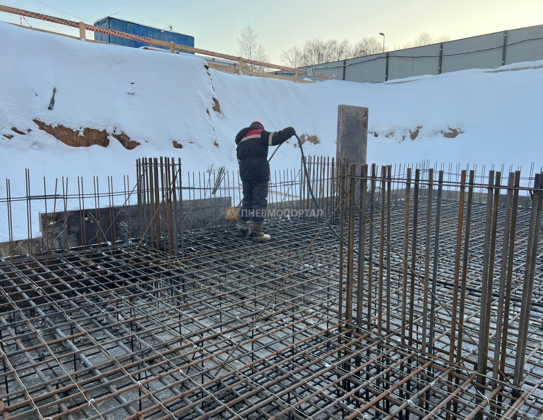 Аренда дизельного компрессора с регулируемым давлением от 4 до 15 атмосфер для обдувки снега Аренда дизельного компрессора с регулируемым давлением от 4 до 15 атмосфер для обдувки снега