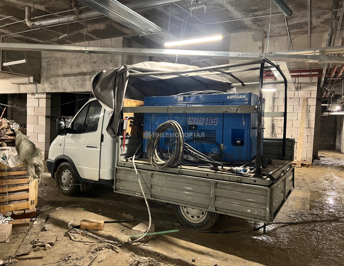 Аренда дизельного компрессора с отбойными молотками на базе автомобиля ГАЗ Соболь Аренда дизельного компрессора с отбойными молотками на базе автомобиля ГАЗ Соболь