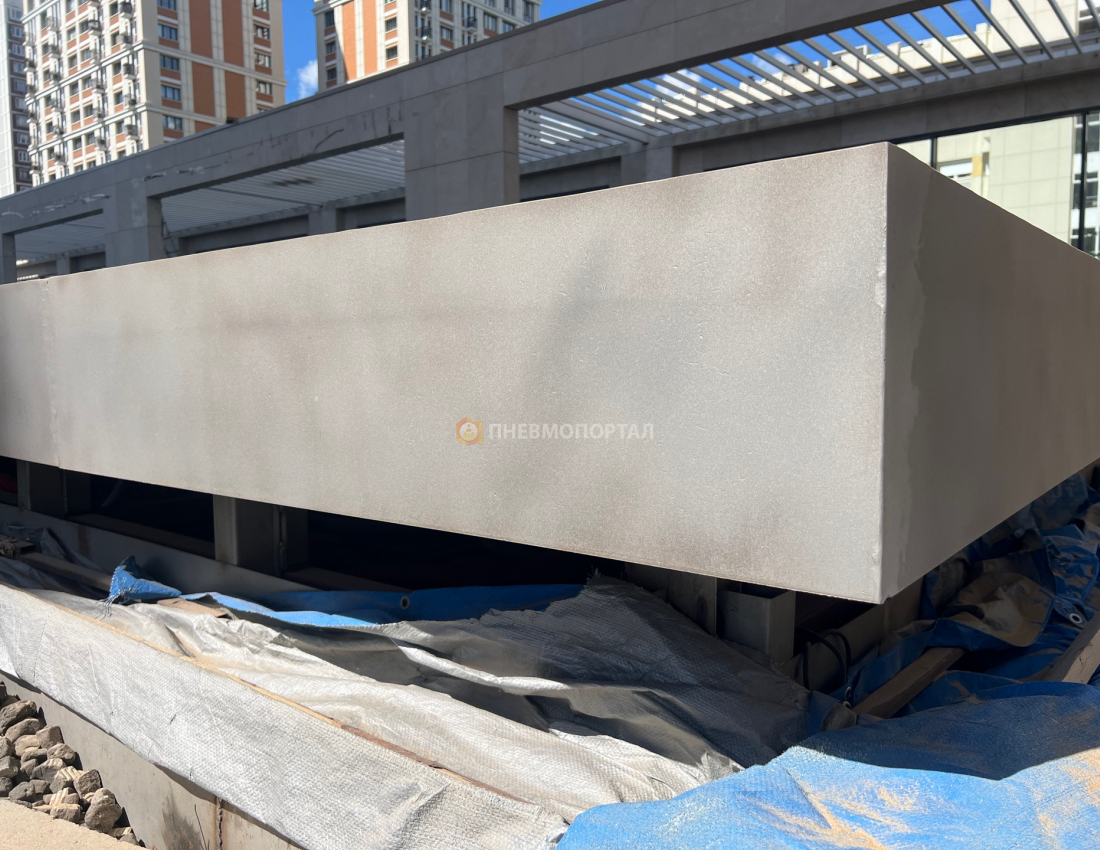 Выполнили пескоструйную обработку металлического каркаса фонтана Выполнили пескоструйную обработку металлического каркаса фонтана