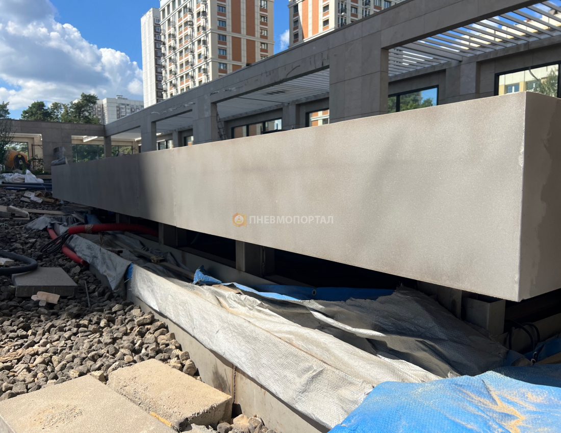 Выполнили пескоструйную обработку металлического каркаса фонтана Выполнили пескоструйную обработку металлического каркаса фонтана