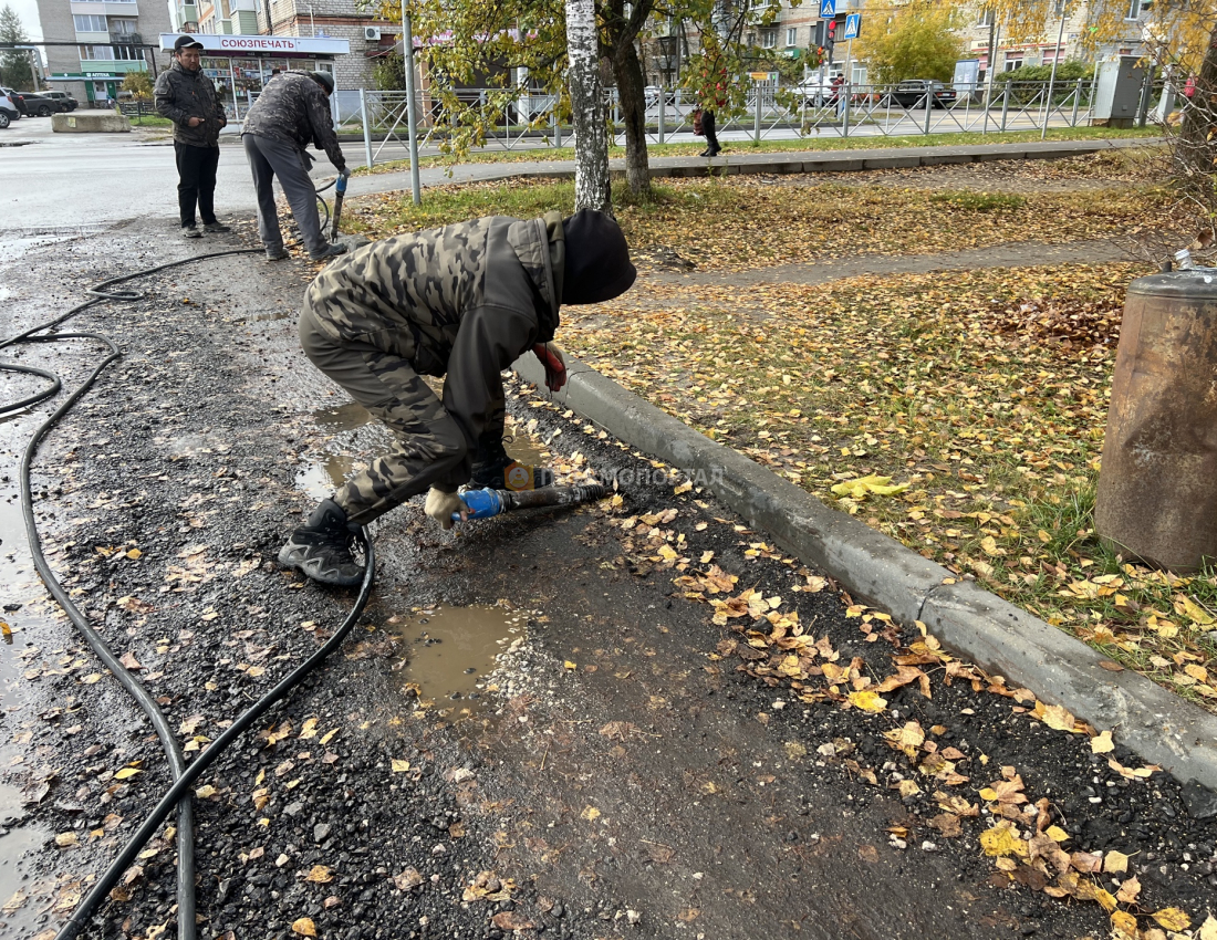 Аренда отбойных молотков с дизельным компрессором для демонтажа старого асфальта Аренда отбойных молотков с дизельным компрессором для демонтажа старого асфальта