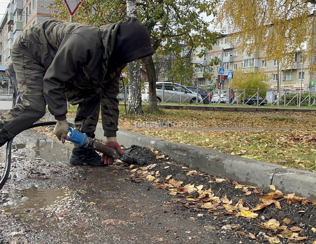 Аренда отбойных молотков с дизельным компрессором для демонтажа старого асфальта Аренда отбойных молотков с дизельным компрессором для демонтажа старого асфальта