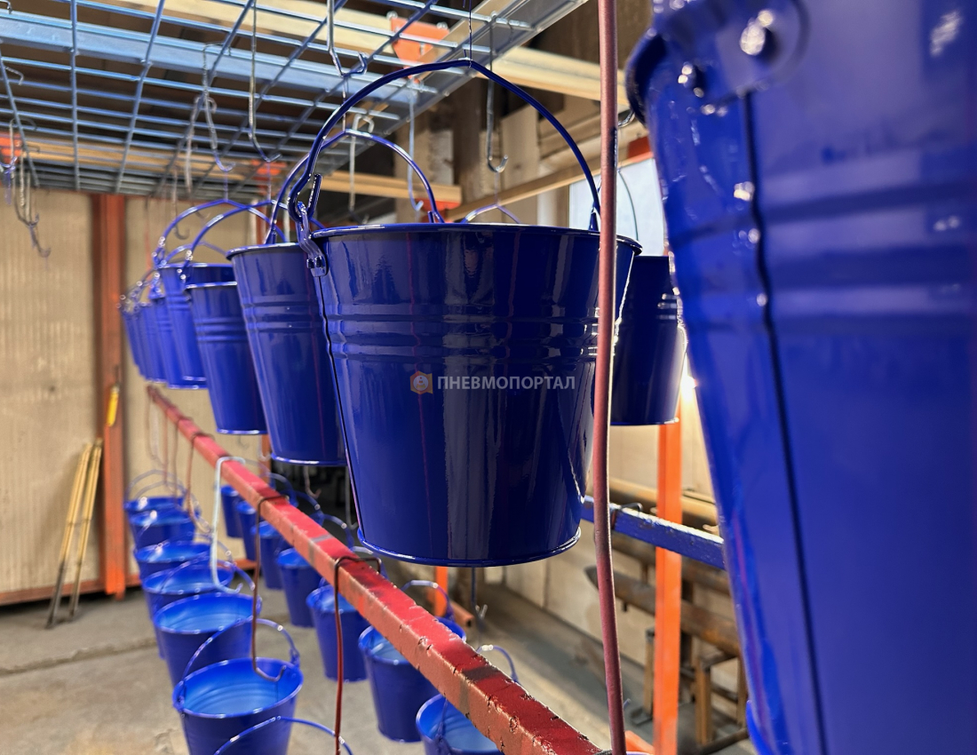 Порошковая покраска оцинкованных ведер в Ral 5002 Порошковая покраска оцинкованных ведер в Ral 5002