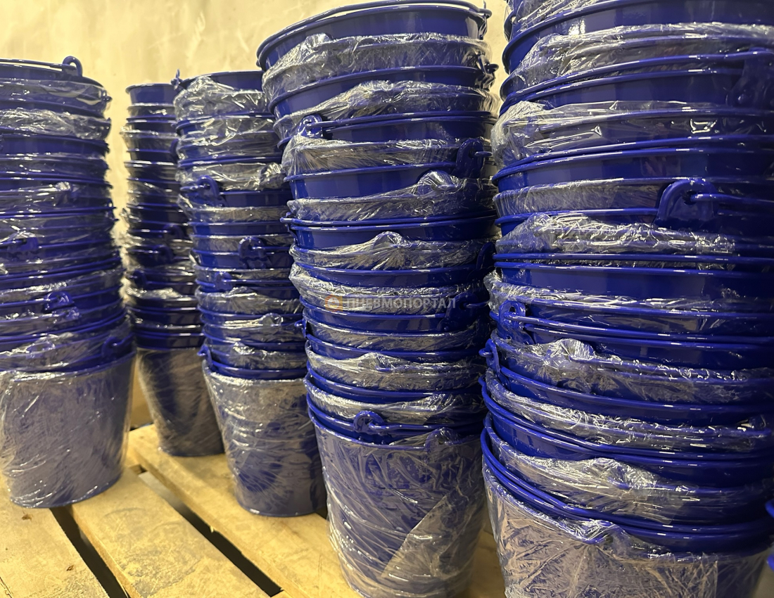 Порошковая покраска оцинкованных ведер в Ral 5002 Порошковая покраска оцинкованных ведер в Ral 5002