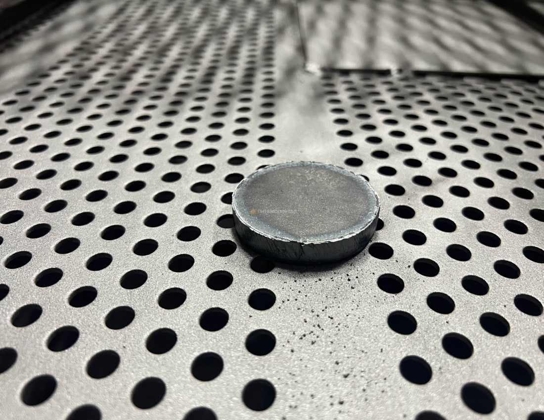 Дробеструйная обработка пластин окатанной дробью Дробеструйная обработка пластин окатанной дробью