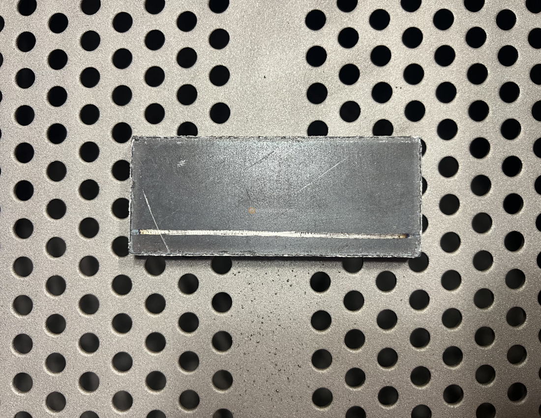 Дробеструйная обработка пластин окатанной дробью Дробеструйная обработка пластин окатанной дробью