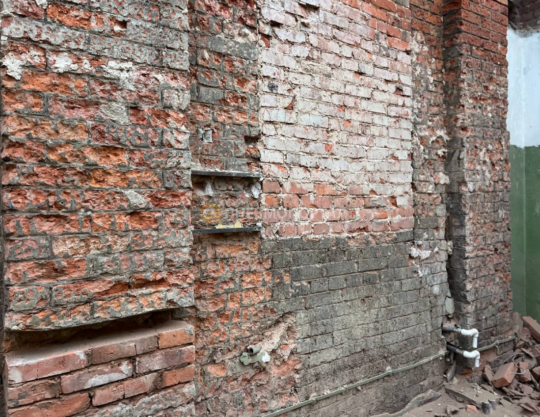 Очистка здания из кирпича и искусственное старение Очистка здания из кирпича и искусственное старение