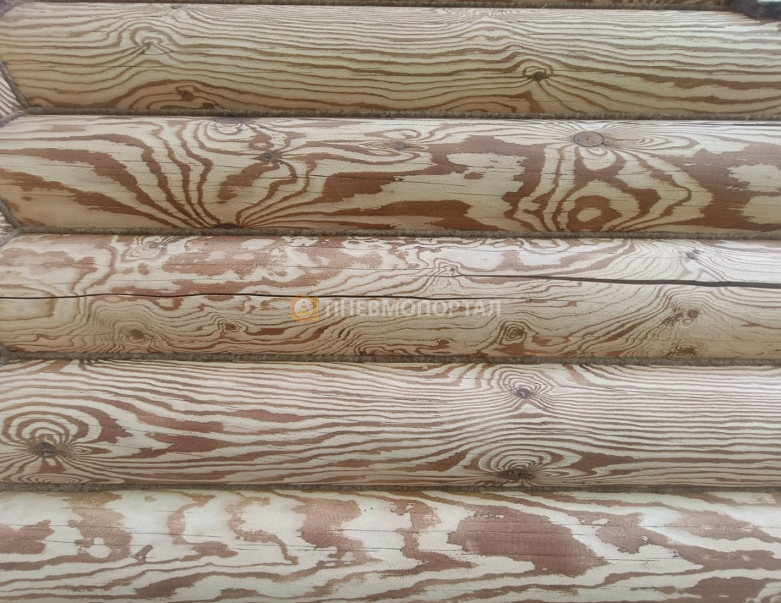 Снятие старой краски и браширование деревянного дома с помощью пескоструйной обработки Снятие старой краски и браширование деревянного дома с помощью пескоструйной обработки