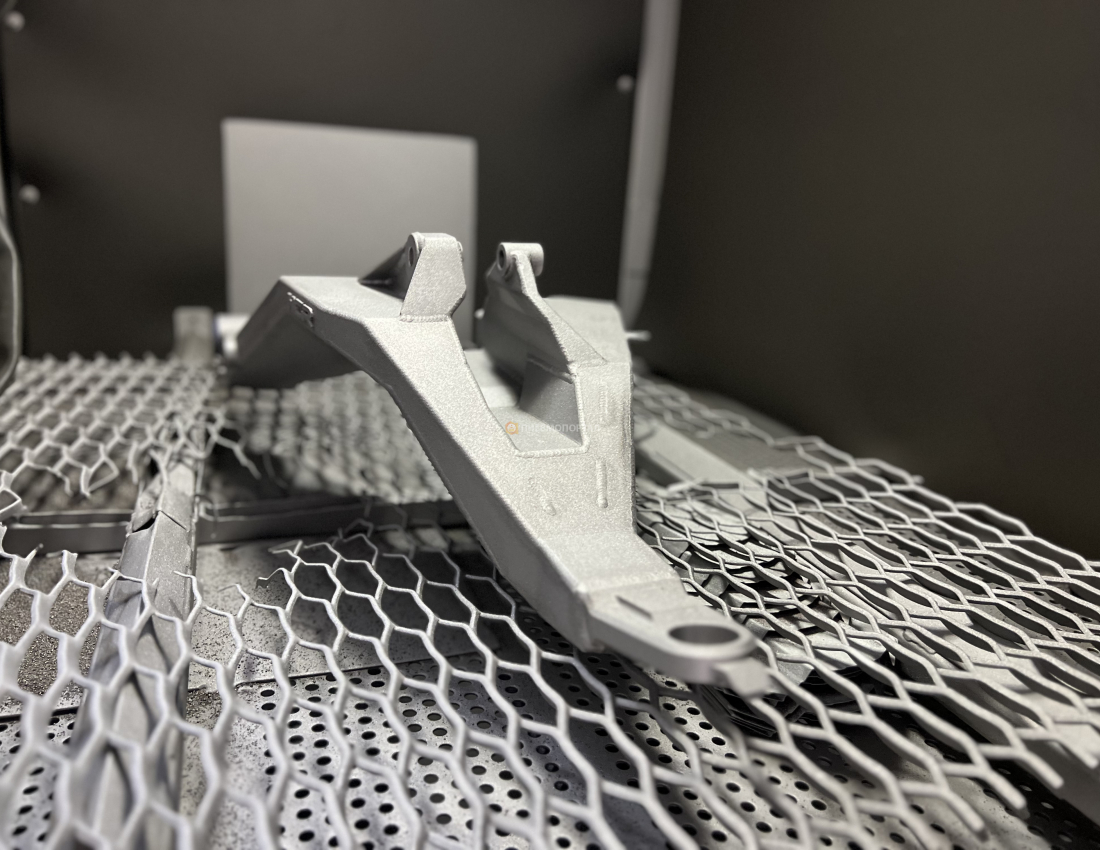 Дробеструйная обработка рычагов и порошковая покраска от багги Maverick R X RS Дробеструйная обработка рычагов и порошковая покраска от багги Maverick R X RS