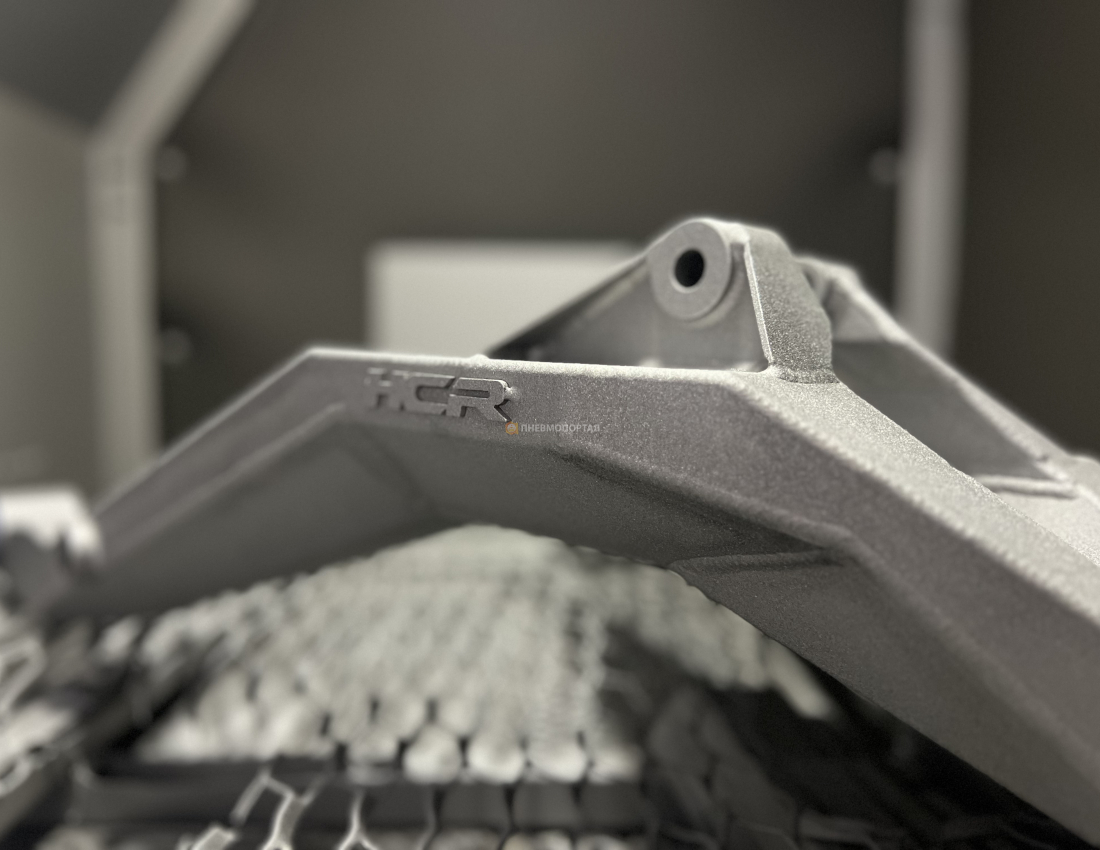 Дробеструйная обработка рычагов и порошковая покраска от багги Maverick R X RS Дробеструйная обработка рычагов и порошковая покраска от багги Maverick R X RS