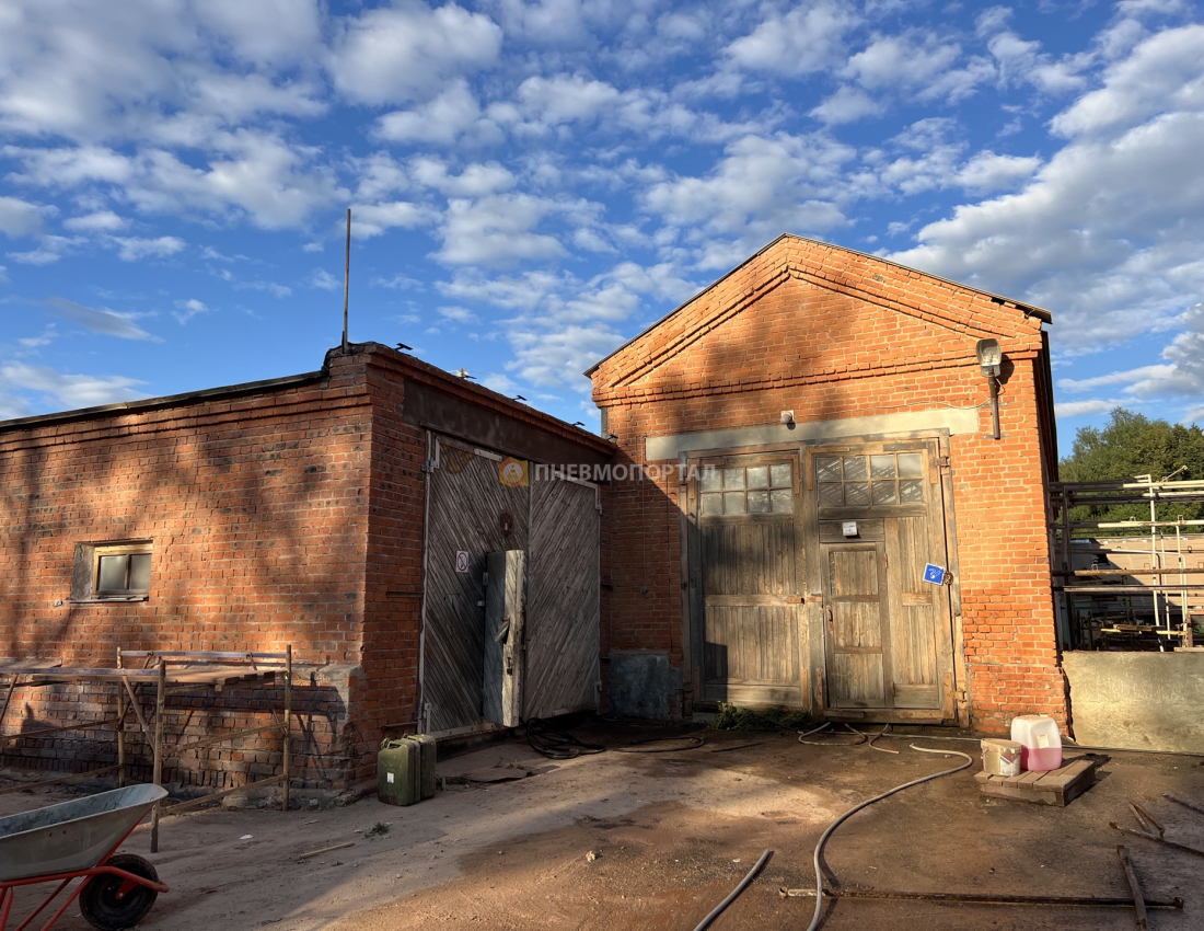 Пескоструйная обработка кирпичной оранжереи Пескоструйная обработка кирпичной оранжереи