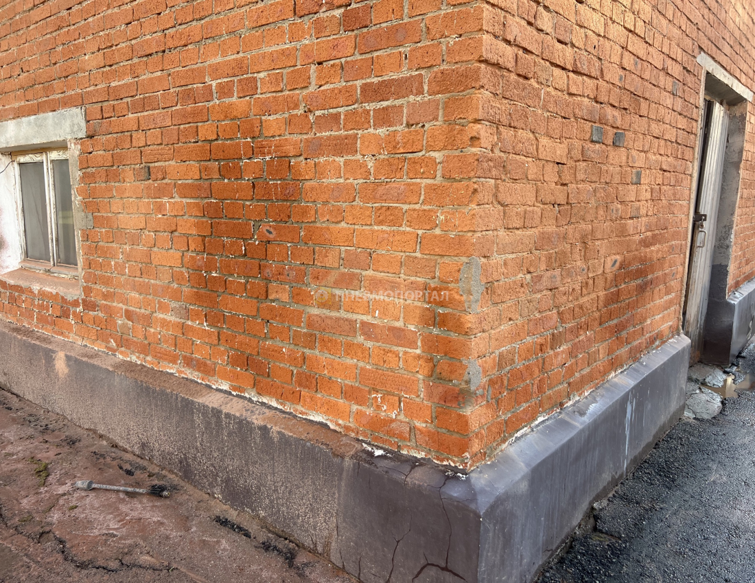 Пескоструйная обработка кирпичной оранжереи Пескоструйная обработка кирпичной оранжереи