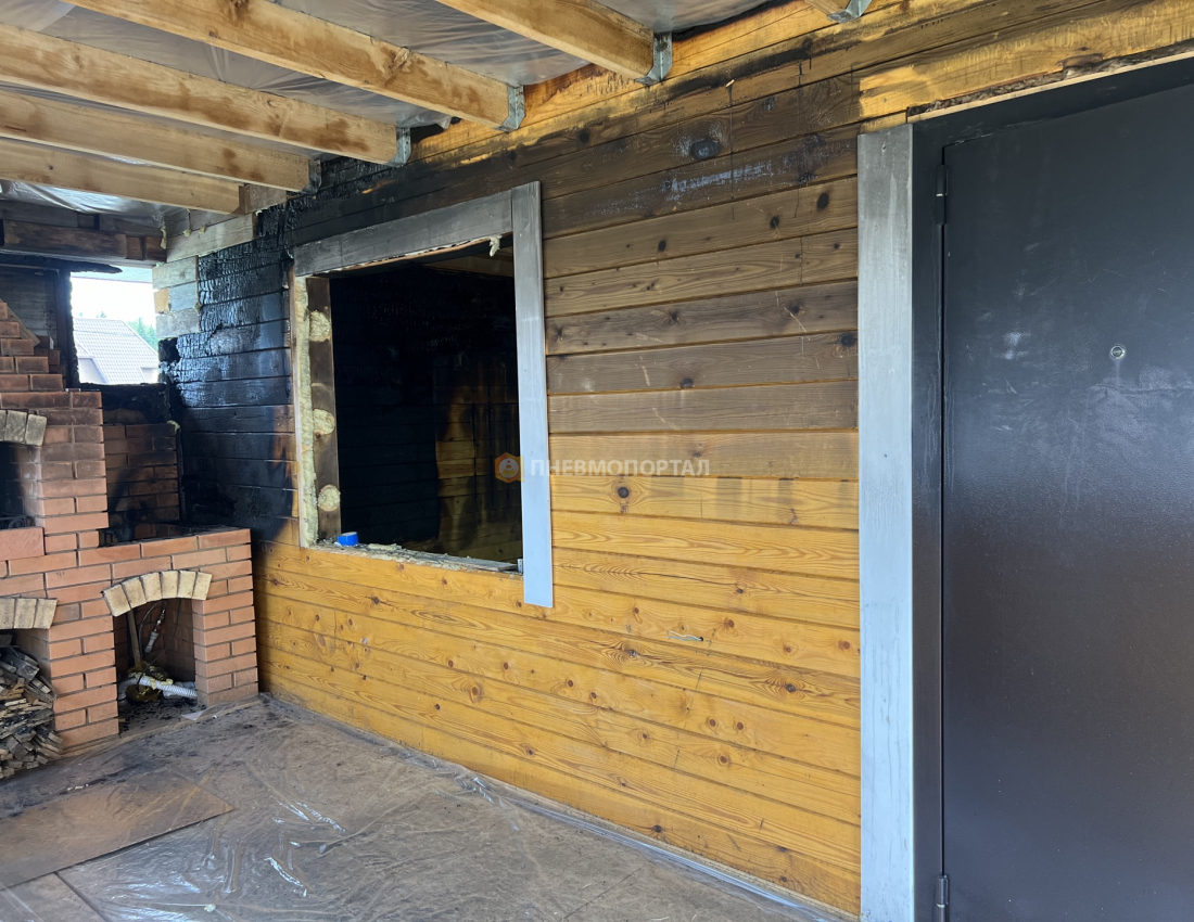 Пескоструйная обработка сруба после пожара Пескоструйная обработка сруба после пожара