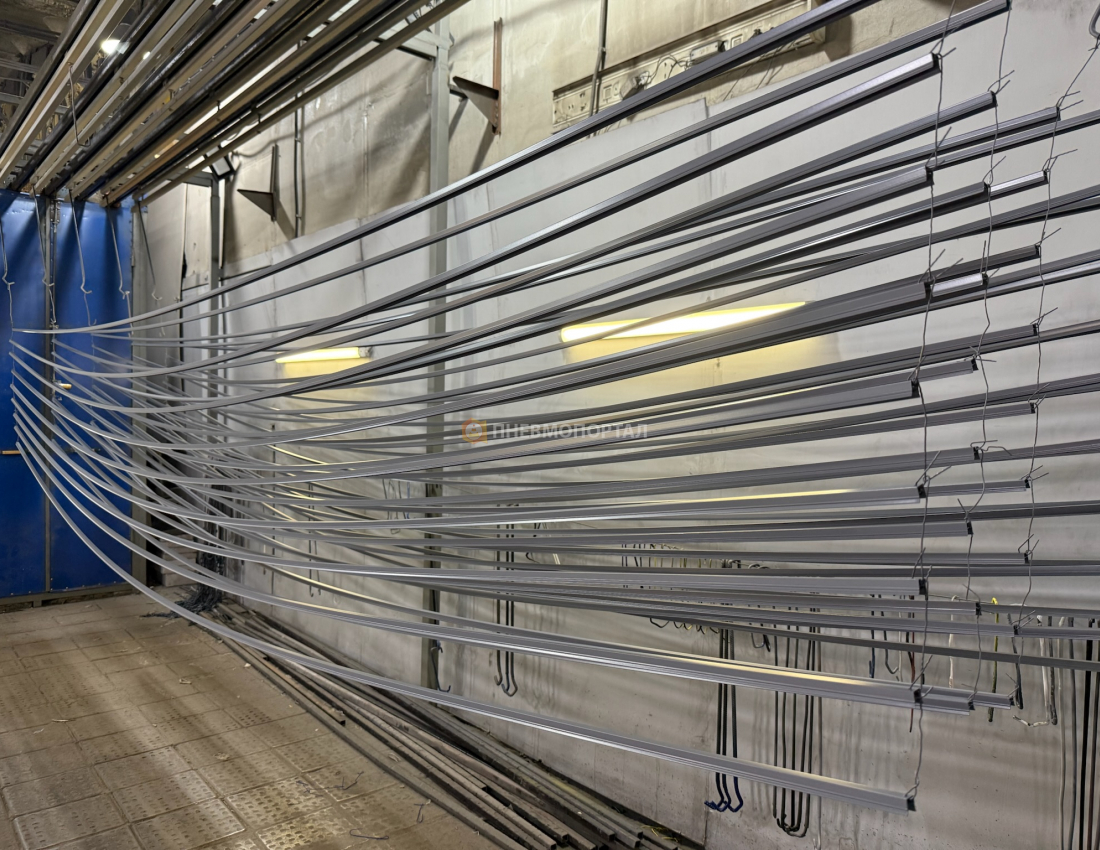 Порошковая покраска тонкого алюминиевого профиля Ral 7040 Порошковая покраска тонкого алюминиевого профиля Ral 7040