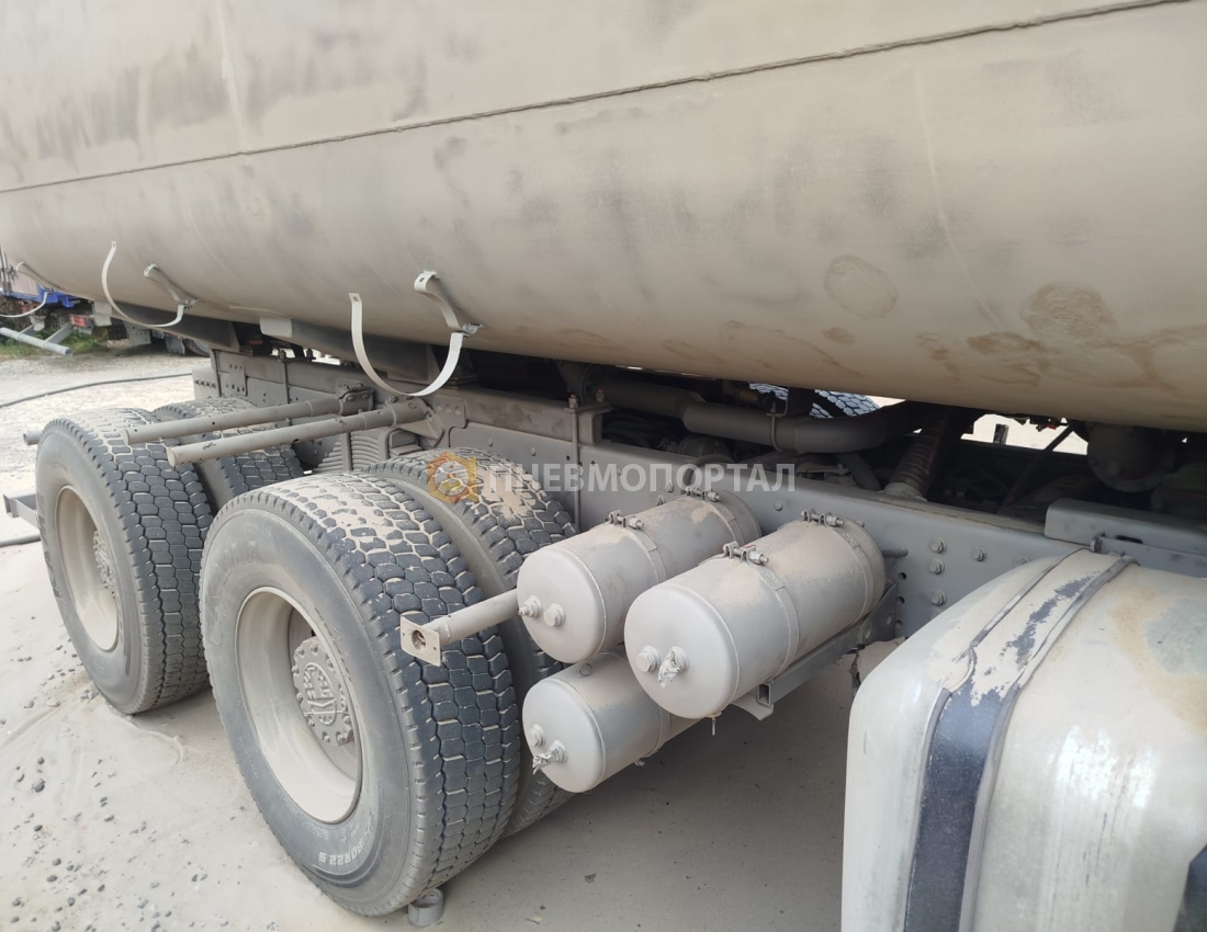 Пескоструйная обработка цистерны бензовоза Пескоструйная обработка цистерны бензовоза