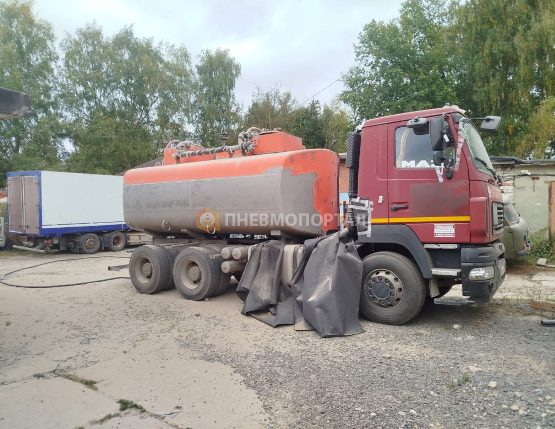 Пескоструйная обработка цистерны бензовоза Пескоструйная обработка цистерны бензовоза