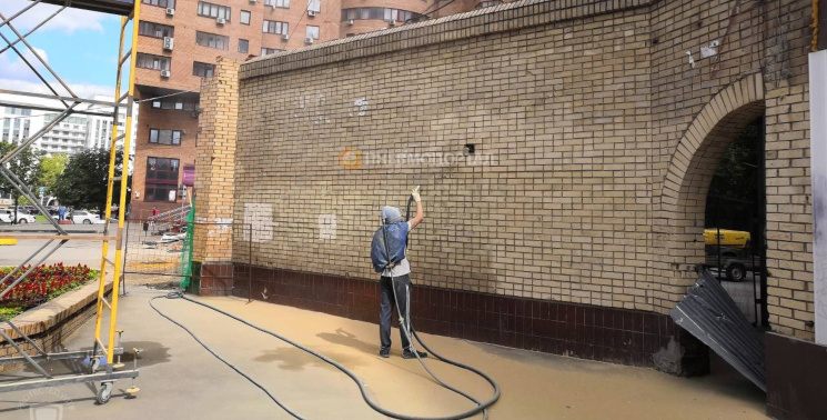 пескоструйная очистка кирпичных стен от граффити