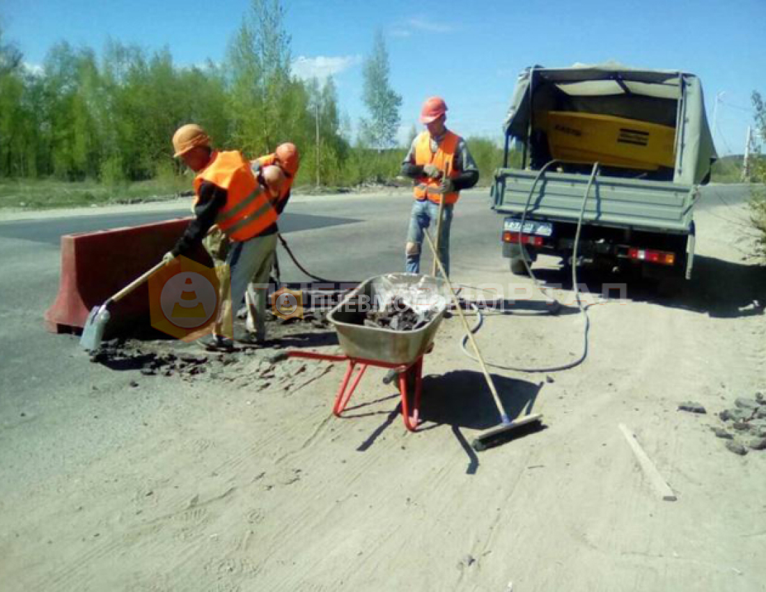 Предоставили в аренду компрессорное оборудование для проведения ремонтных работ на дороге