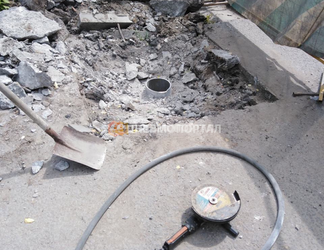 Демонтаж металлической опоры освещения в г. Москва, ул. Севанская