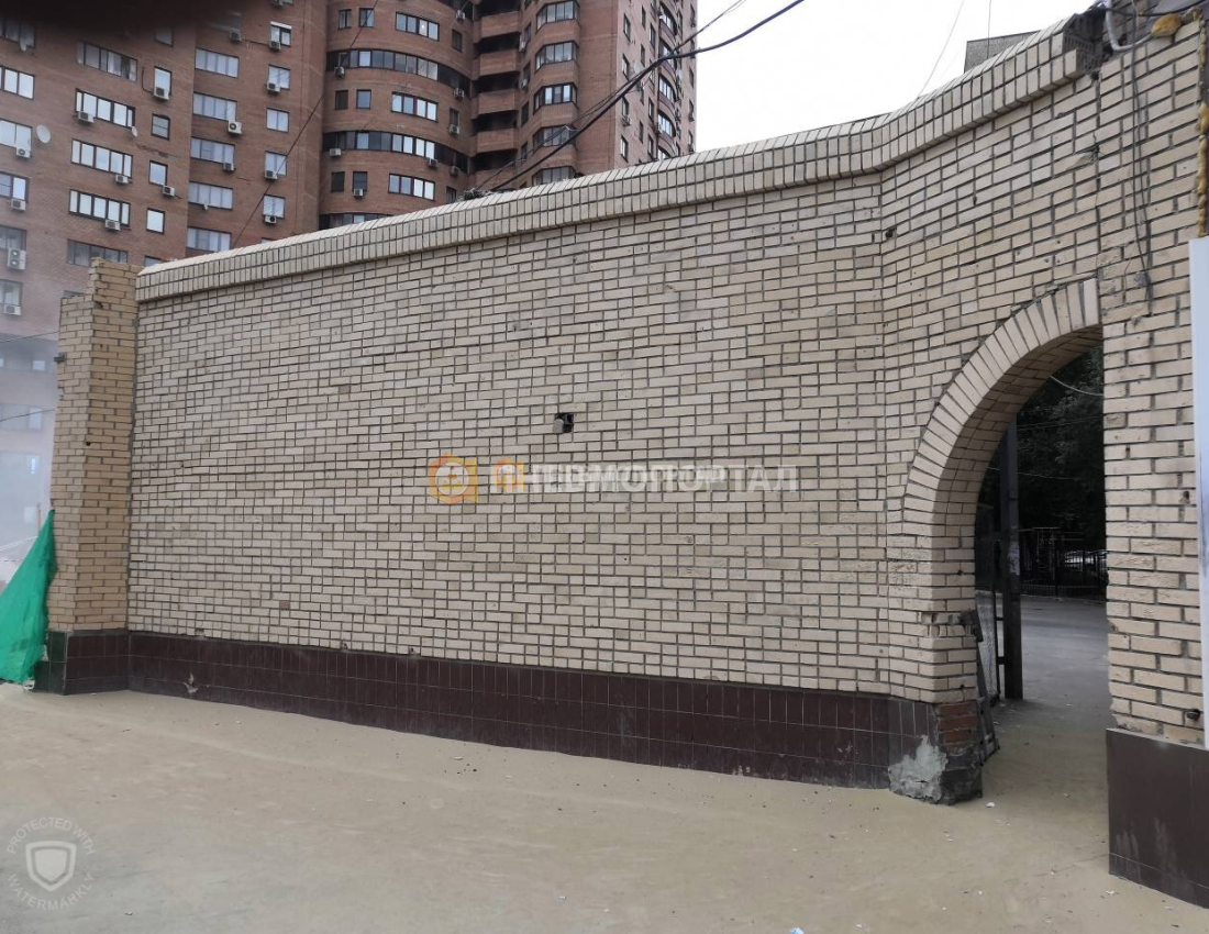 Пескоструйная очистка кирпичных стен от граффити и атмосферных загрязнений в г. Москва, 3-й Крутицкий переулок